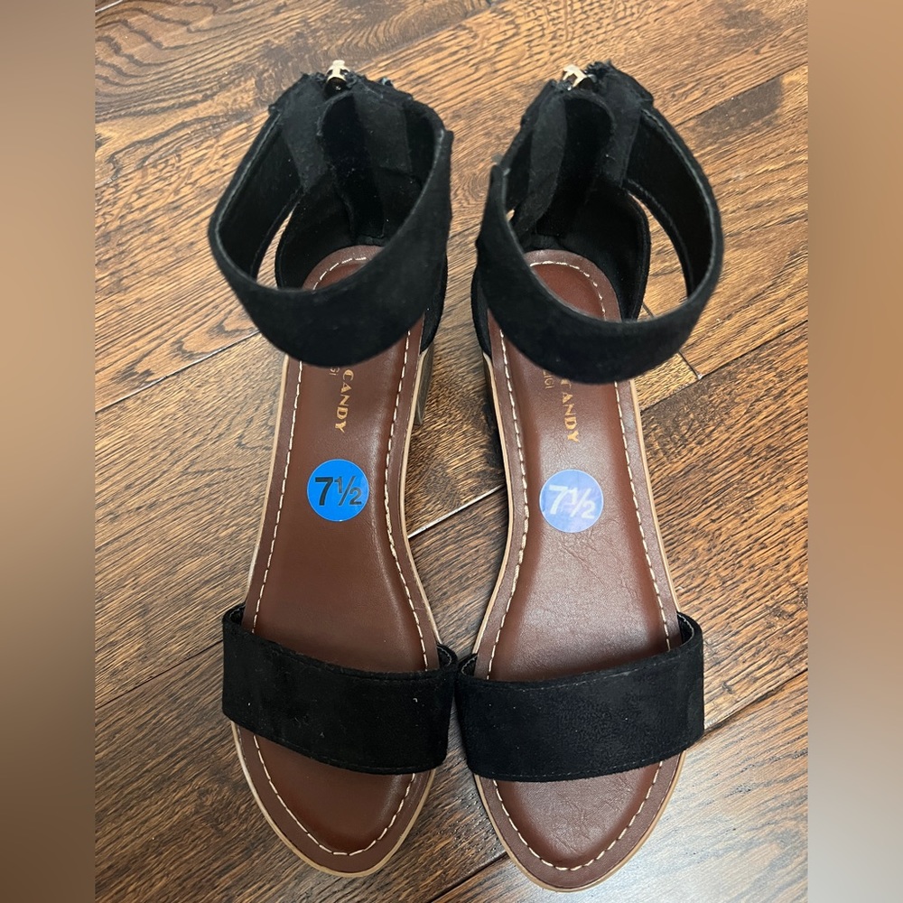 NWT sandals